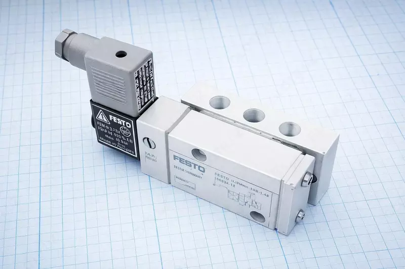 Pnevmatik distribyutor Orsta B4‑ZA TGL 36389 (modda - 1309354)