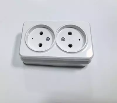 Камера-тройник с розеткой