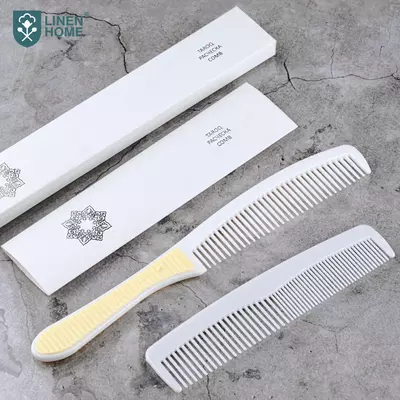 Пластиковая расчёска