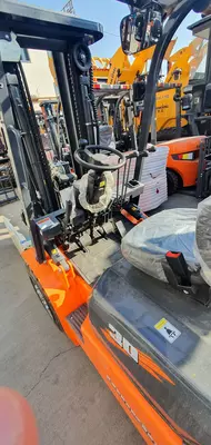 Вилочный погрузчик Автокара