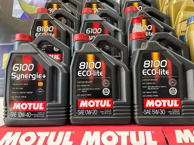 Motul 8100 Eco-lite Sae 5W-30 Pitstop