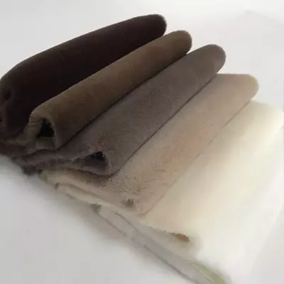 Мех для обуви и одежды с содержанием овечьей шерсти на трикотажной основе