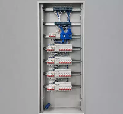 Taqsimlovchi elektr shkafi (ShR)