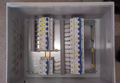 Kuchli elektr taqsimlash shkafi (ShS) Chakana savdo