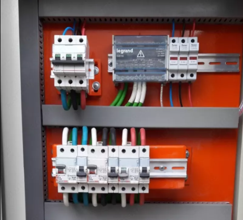  Avtomatik zaxira kiritish shkafi (AVR) Изготовление  установка и доставка светодиодных Лед экран CITY LED