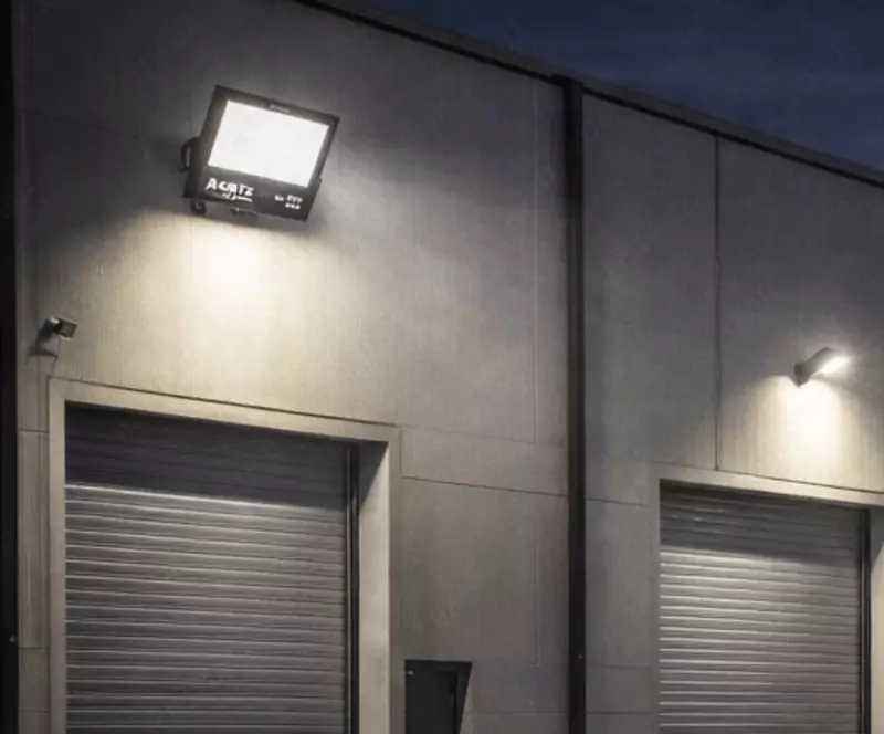   Прожектор UNO 100W