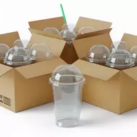 Bir martalik 500 ml qopqoqli stakanlar