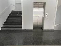   Услуги по изготовлению и монтажу лестниц в жилых и административных зданиях