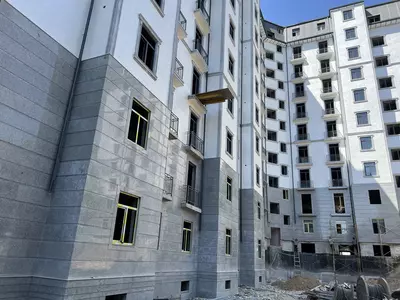  Услуги по облицовке фасада жилых и административных зданий - 