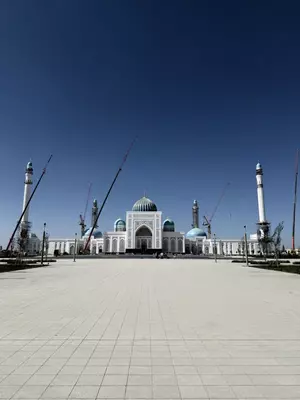 Услуги по укладке брусчатки для дворов  тротуаров и придомовых территорий