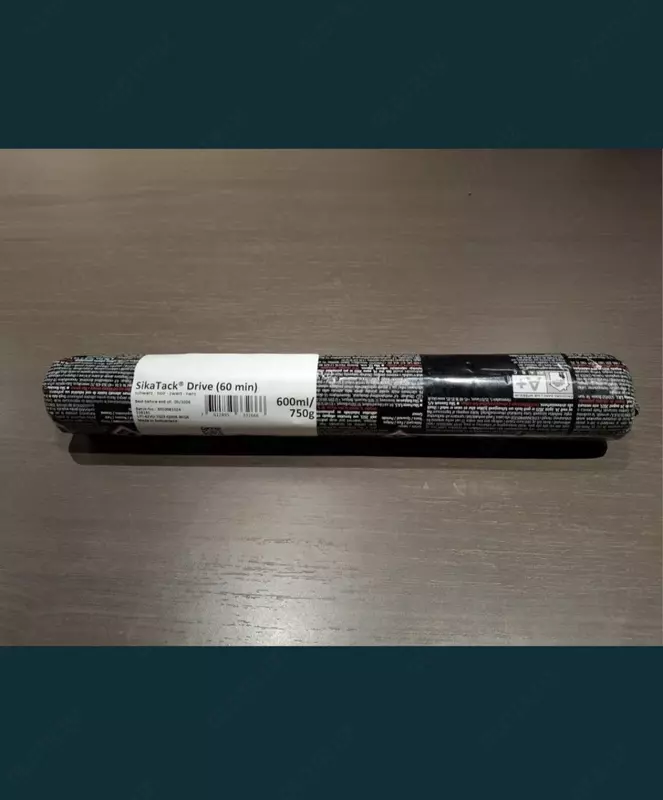 Профессиональный полиуретановый состав для вклейки автомобильных стекол Sikatack Drive   600мл.