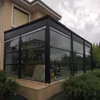 Avtomatik siljiydigan gilotina vitraji