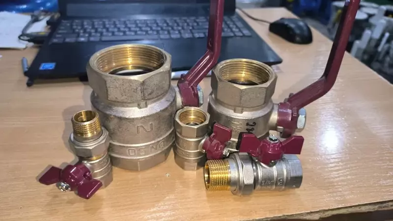 Кран шаровый латунный муфтовый