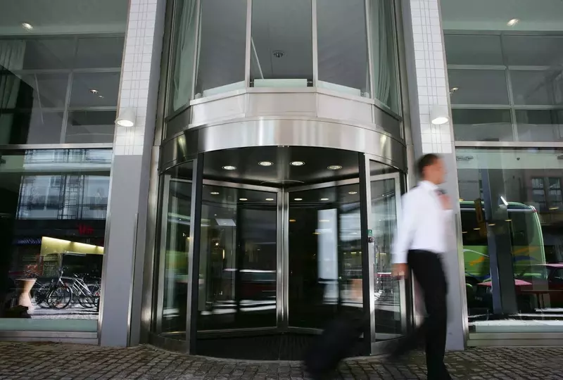  Револьверная (карусельная) дверь от шведского производителя Assa Abloy - 