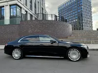  Shahar boylab mehmonlarni tashish xizmati  Mercedes-Benz S-class w223  qora (Aeroport transferi) Chakana savdo