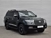 Mehmonlar uchun shahar transporti xizmati  qora rangli Toyota Land Cruiser 200 (Aeroport transferi)