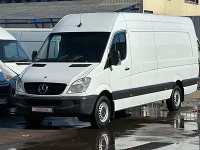 Услуга по перевозке гостей по городу на условиях проката до 10 часов на Mercedes-Benz Sprinter  белый