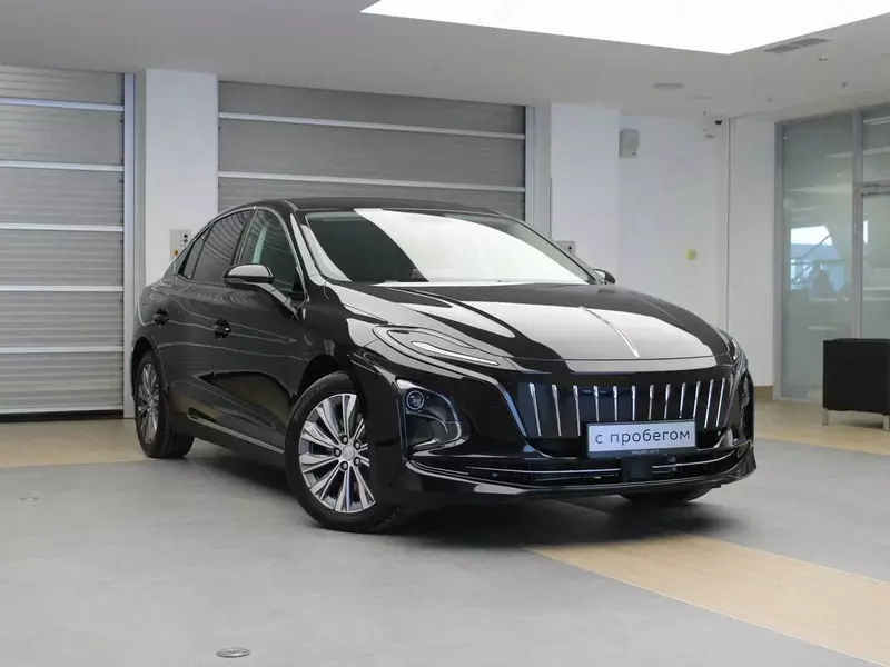 Mehmonlar uchun shahar transferi xizmati  qora Hongqi E-QM5 avtomobili (aeroport transferi)