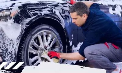   Minivenlar uchun kochma avtomobil yuvish va salonni tozalash xizmati