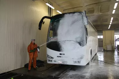 Kochma avtomobil yuvish va salonni tozalash xizmati (avtobuslar uchun)