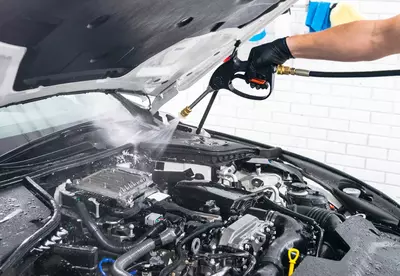 Kochma avtomobil yuvish va dvigatelni tozalash xizmati