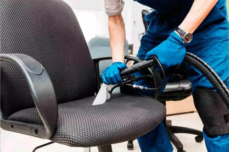 Услуга по выездной чистке стульев и табуретов