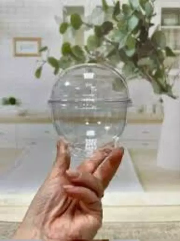 Gumbazli qopqoqli kremanka va Sheyker Pat stakani