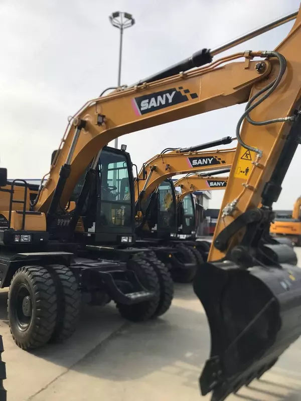 SANY SY155W g‘ildirakli ekskavatori