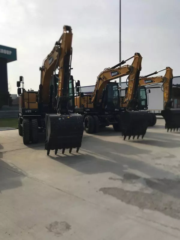  SANY SY155W g‘ildirakli ekskavatori - 