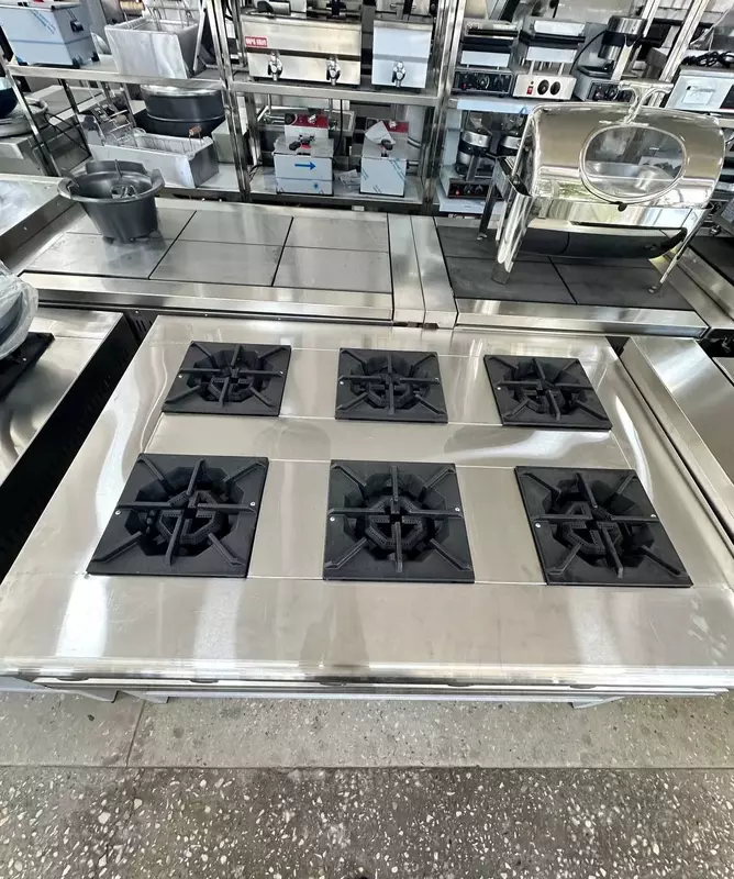 Газовая плита 6 конфорочная