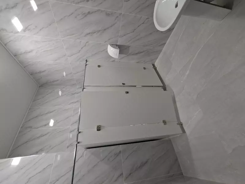   Yuvinish xonasi uchun dush va to‘siqlar