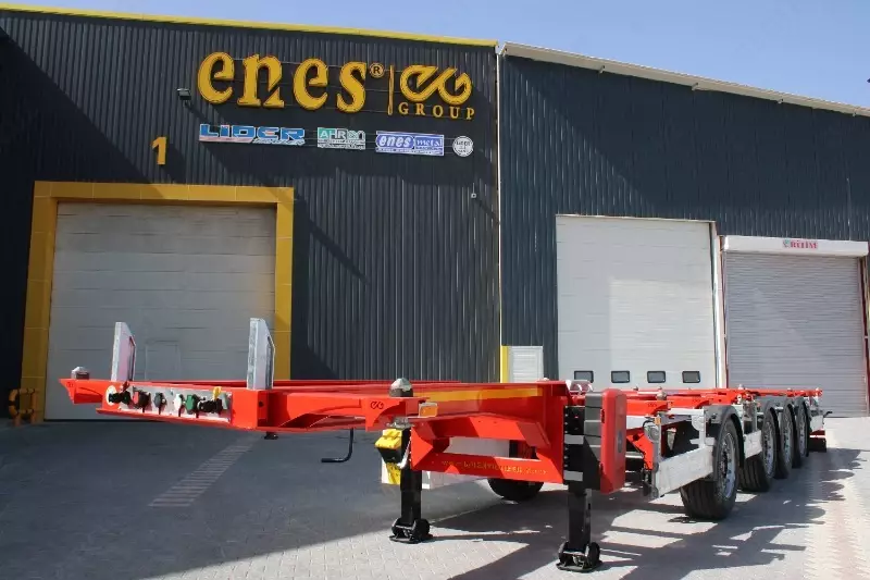 Lider Trailer yarim tirkamali konteyner tashuvchisi