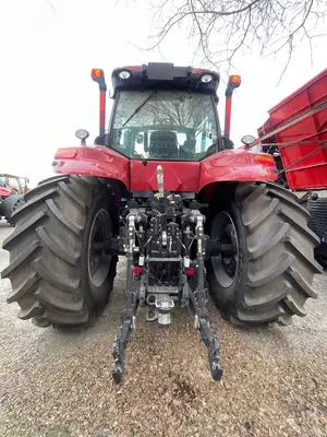   Трактор Magnum 340