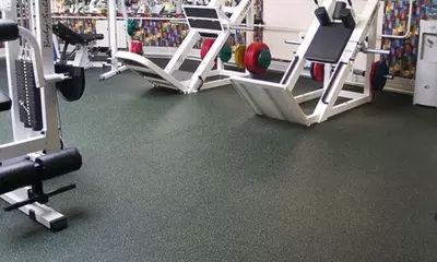   Напольное резиновое покрытие REGUPOL