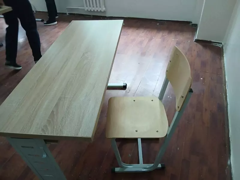 Школьная парта