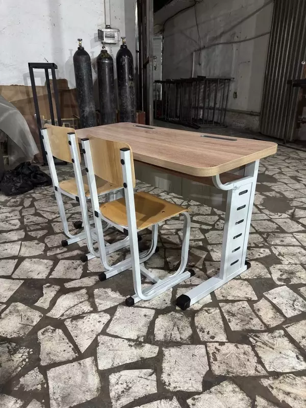 Школьная парта