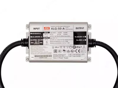 Doimiy quvvat rejimi va chiqish oqimini sozlash bilan Ortacha yaxshi XLG-50-A 50 Vt AC/DC LED drayveri