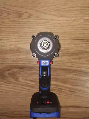   Аккумуляторный ударный гайковерт 21V | 380 Н·м (2 аккумулятора  1 зарядка  полый вал)