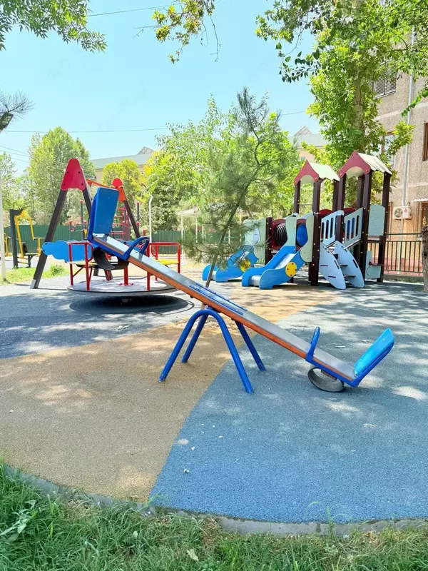   Bolalar va sport maydonchalari