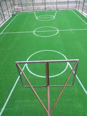 Suniy gazon— futbol maydonlari va bolalar maydoni
