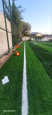  Suniy gazon— futbol maydonlari va bolalar maydoni Ulgurji va chakana