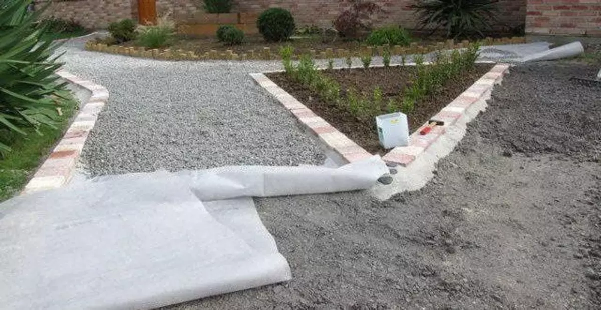 2025-08-15-15-09-55-773337-4e11ebac07a038546f6ddf519dd245d2.webp?_=ozbol