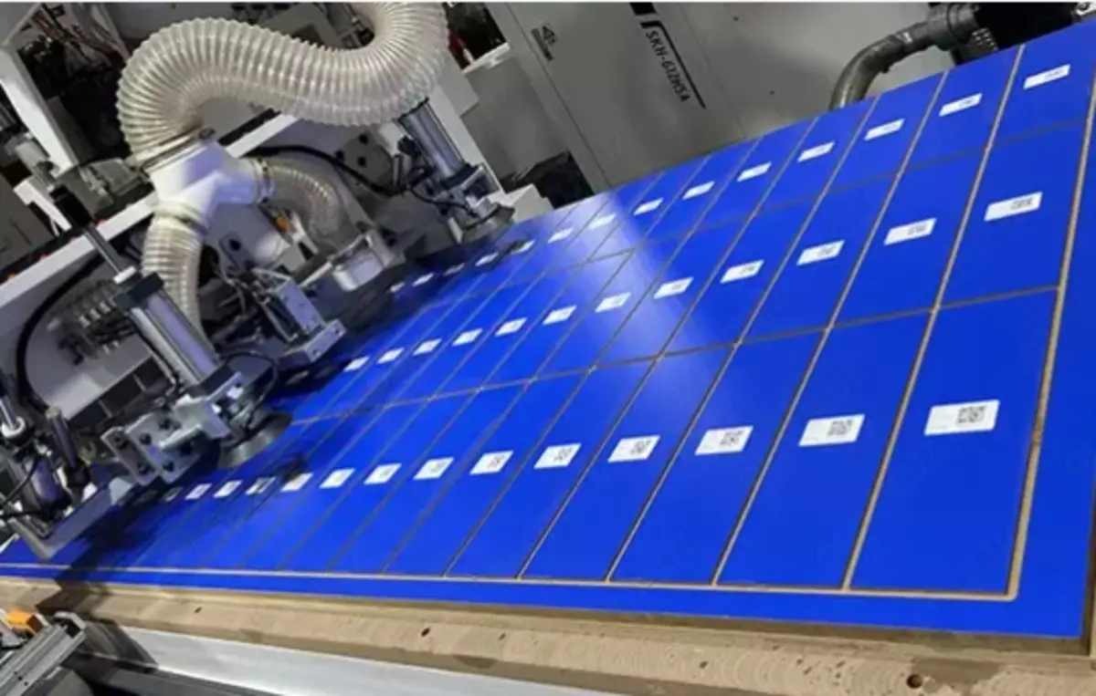 2025-11-14-12-12-42-408476-d8a507ad9ab8a04d1ee3d7a37f59c17d.webp?_=ozbol