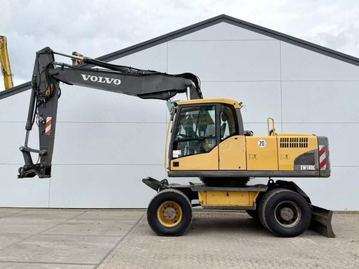 2026-02-10-10-23-16-478036-6eeb2fcb4208b60ede484d6fbedd9c52.webp?_=ozbol