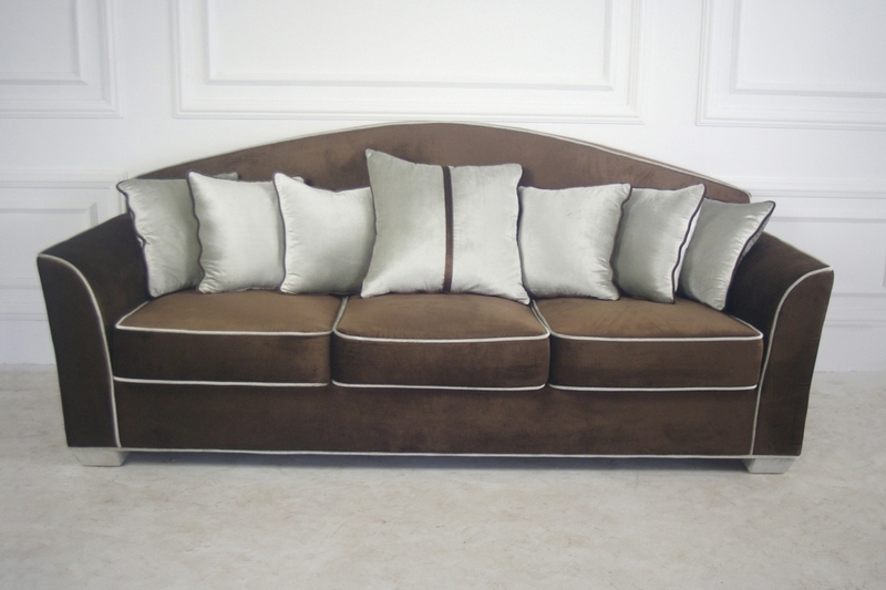 Ваша мебель утратила свою привлекательность? Любимый диван или кресло не пощадило время и он стал продавленным и вовсе не комфортный? А может, вам нужны качественные материалы для обивки? Тогда обязат