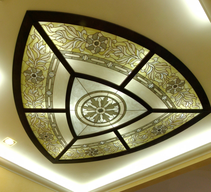 Витражи потолочные, оконные, рисунки на витражах. Ручная работа. Изготовление на заказ!