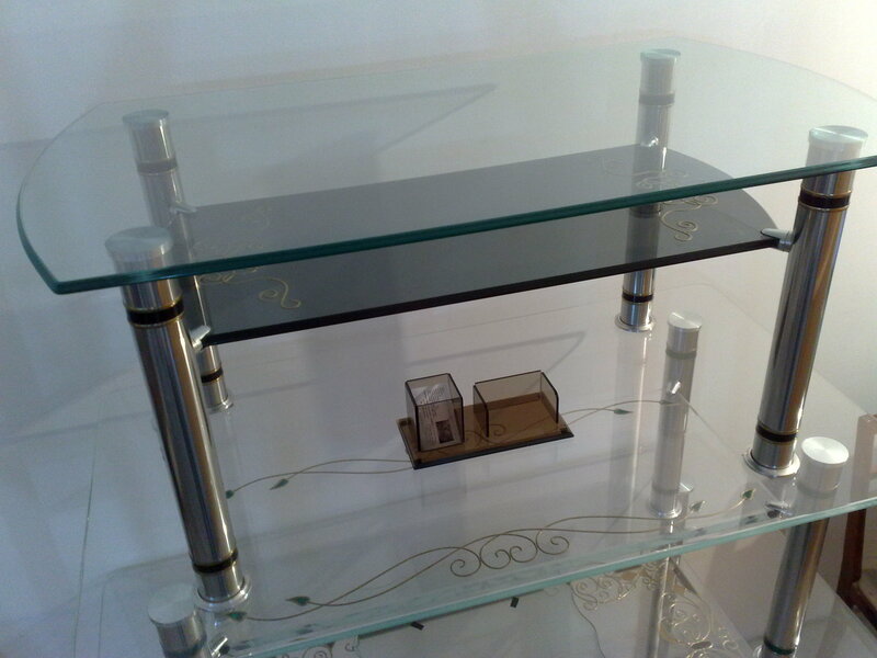 Изготовление журнальных столиков, обеденных столов, подставок под ТВ и прочие под заказ!