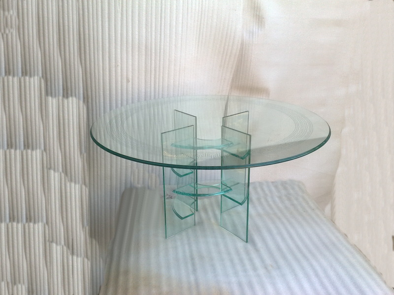 Изготовление журнальных столиков, обеденных столов, подставок под ТВ и прочие под заказ!