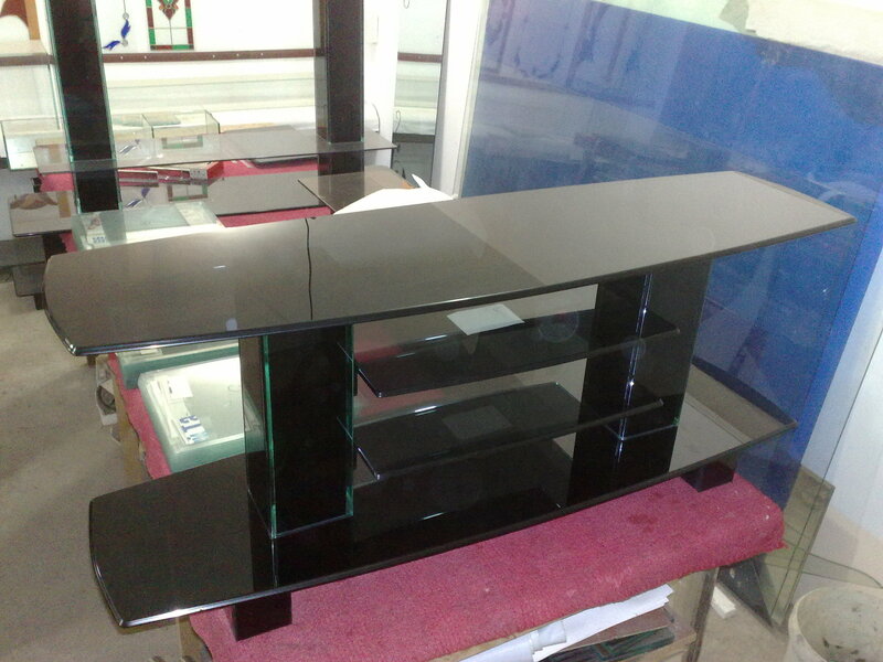 Изготовление журнальных столиков, обеденных столов, подставок под ТВ и прочие под заказ!