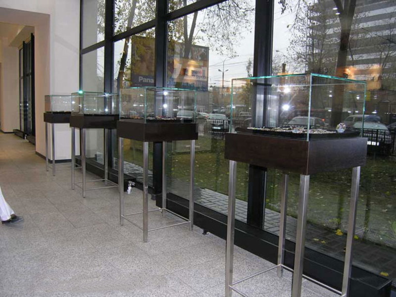 Изготовление витрины на заказ! Любого размера и любой сложности!